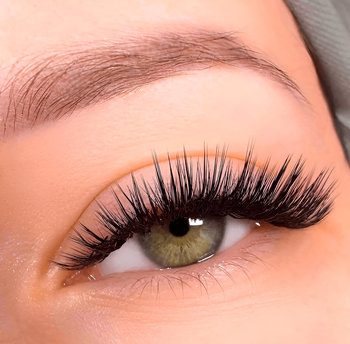 eyelashes